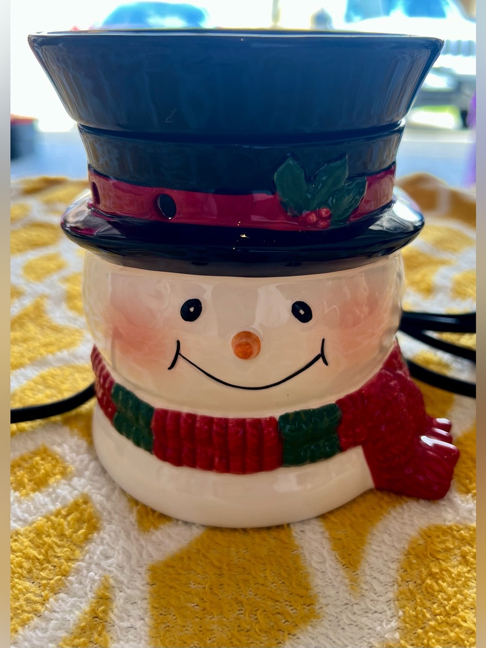 Scentsy Snowman Ceramic Warmer in Blue, Red, Green